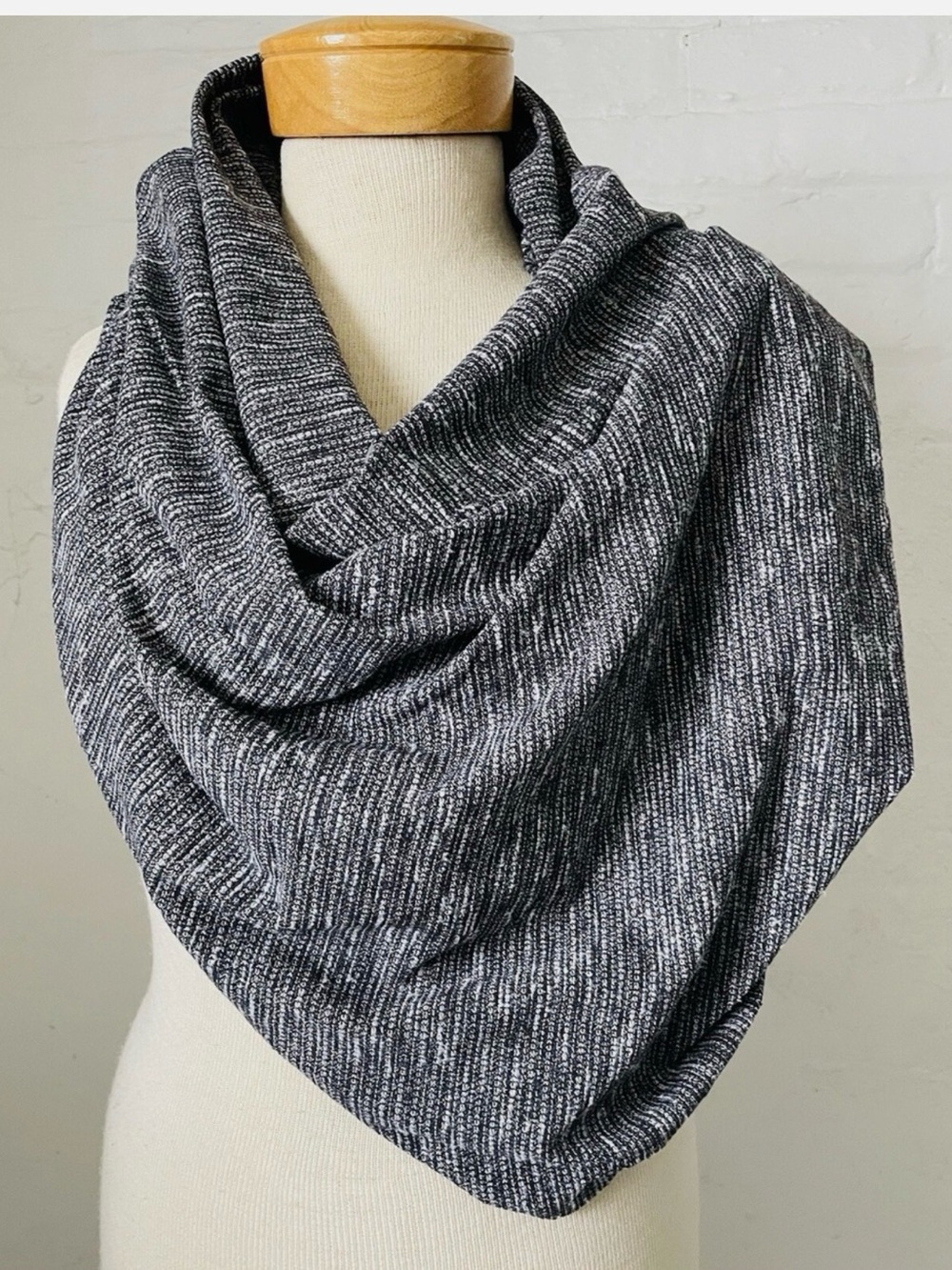 lululemon athletica Black & Gray Knit Infinity Scarf